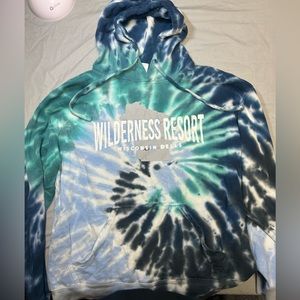 GRAPHIC SWEATERS/HOODIES